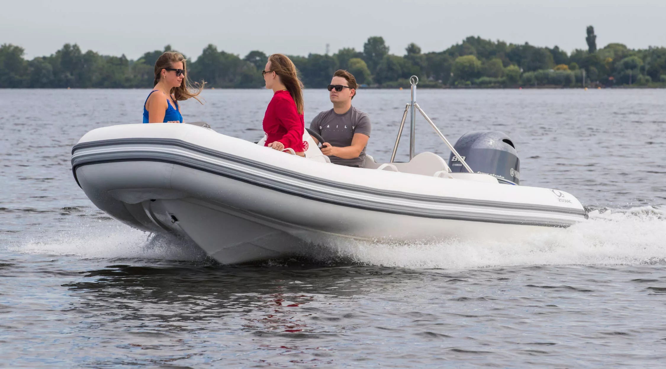 Zodiac Yachtline 490